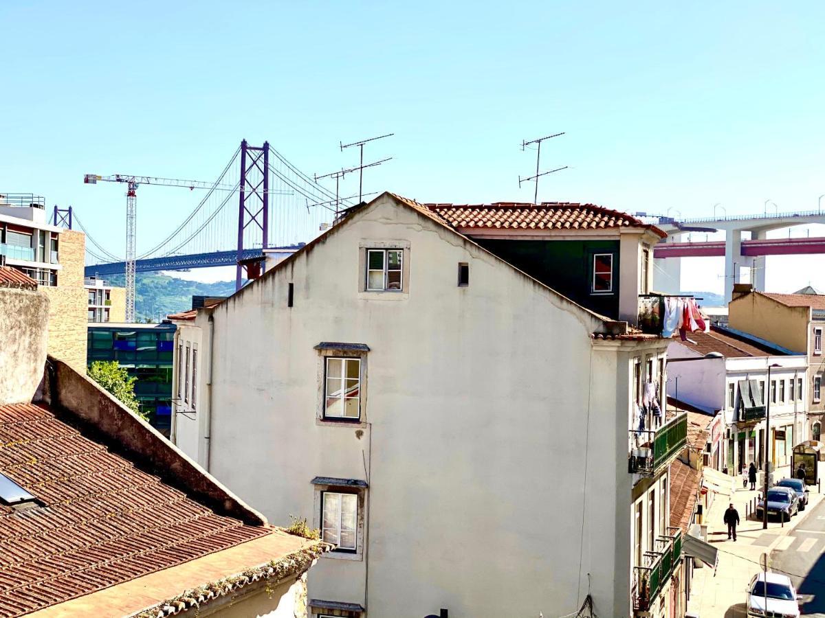 Lisbon Alcantara Seaside Exterior photo